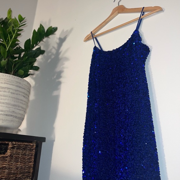 Lucy In The Sky, Glisten Bodycon Dress in Royal Blue - Picture 5 of 9
